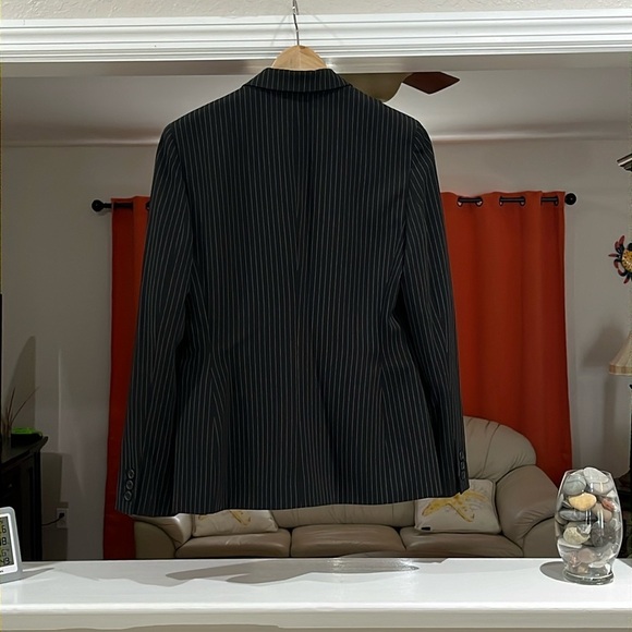 Tahari Pin Stripe Women’s Blazer Jacket Size 10 - Picture 2 of 6